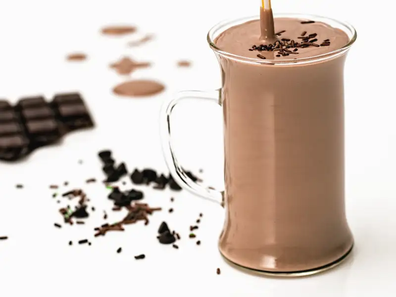 Latte al cioccolato fatto in casa