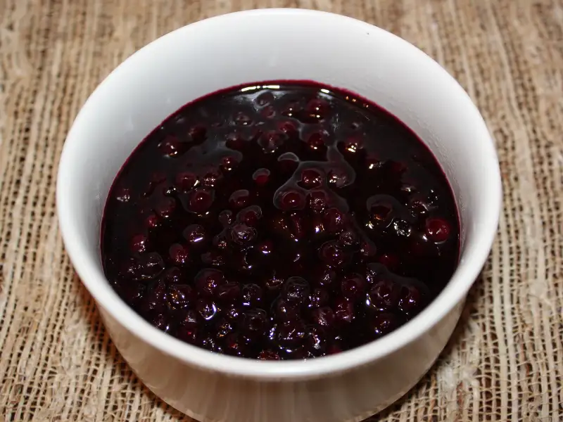 Salsa ai mirtilli, leggera e fruttata