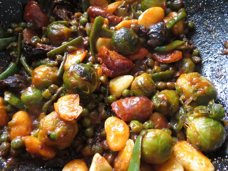 Soffritto di vitello con aglio e vino